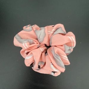 pink scrunchie w/ grey flamingos